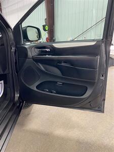 2017 Dodge Grand Caravan GT   - Photo 14 - Metropolis, IL 62960