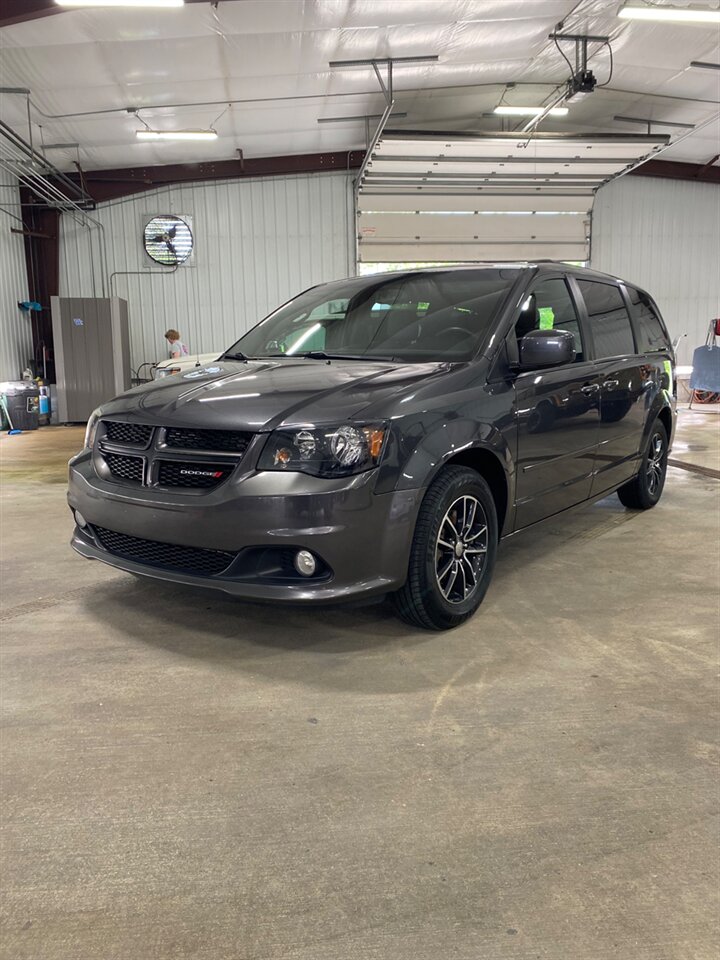 2017 Dodge Grand Caravan GT - Photo 1 - Metropolis, IL 62960
