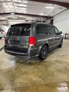 2017 Dodge Grand Caravan GT   - Photo 3 - Metropolis, IL 62960