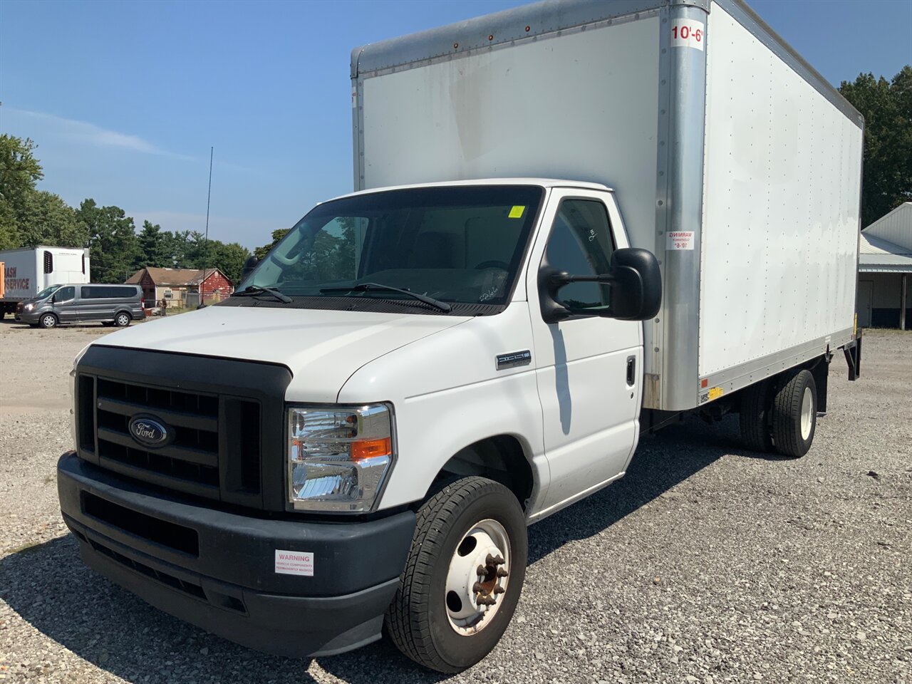 2021 Ford E-Series Chassis E-350 SD   - Photo 1 - Metropolis, IL 62960