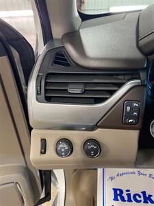 2018 Chevrolet Tahoe Premier   - Photo 16 - Metropolis, IL 62960
