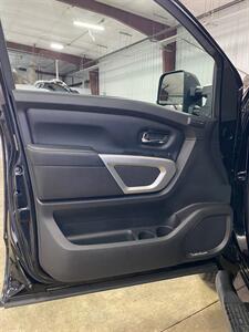 2018 Nissan Titan PRO-4X - Photo 21 - Metropolis, IL 62960