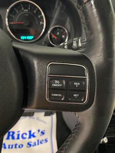 2015 Jeep Wagoneer Sahara  Unlimited - Photo 14 - Metropolis, IL 62960