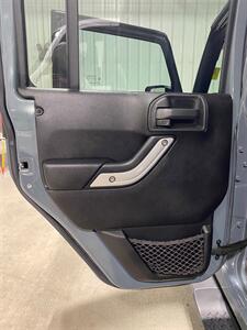 2015 Jeep Wagoneer Sahara  Unlimited - Photo 19 - Metropolis, IL 62960