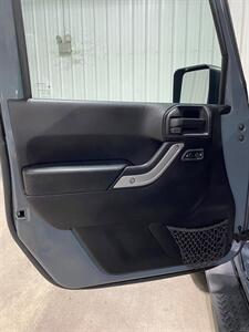 2015 Jeep Wagoneer Sahara  Unlimited - Photo 22 - Metropolis, IL 62960