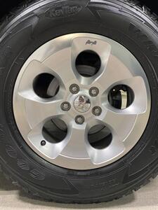 2015 Jeep Wagoneer Sahara  Unlimited - Photo 24 - Metropolis, IL 62960