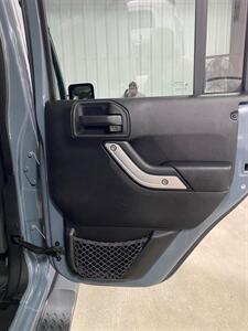 2015 Jeep Wagoneer Sahara  Unlimited - Photo 21 - Metropolis, IL 62960