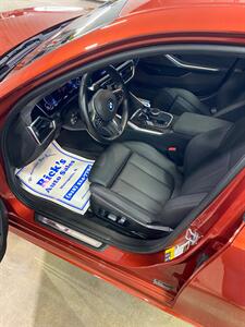 2021 BMW 330e xDrive - Photo 17 - Metropolis, IL 62960