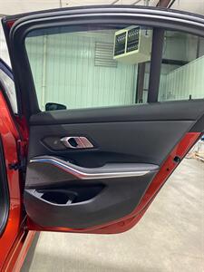 2021 BMW 330e xDrive - Photo 22 - Metropolis, IL 62960