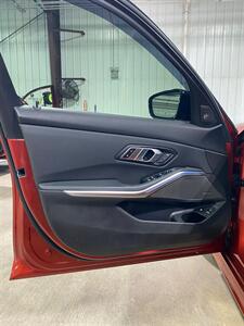 2021 BMW 330e xDrive - Photo 21 - Metropolis, IL 62960