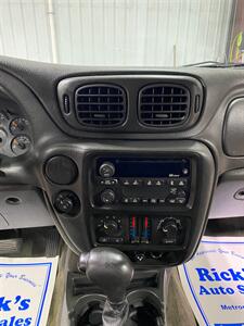 2003 Chevrolet Trailblazer EXT LS   - Photo 12 - Metropolis, IL 62960
