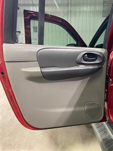 2003 Chevrolet Trailblazer EXT LS   - Photo 21 - Metropolis, IL 62960