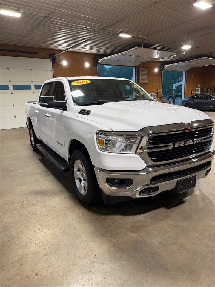 2019 RAM 1500 Big Horn/Lone Star 4x4 Crew Cab 5'7's photo