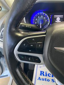 2019 Chrysler Pacifica Touring L   - Photo 9 - Metropolis, IL 62960