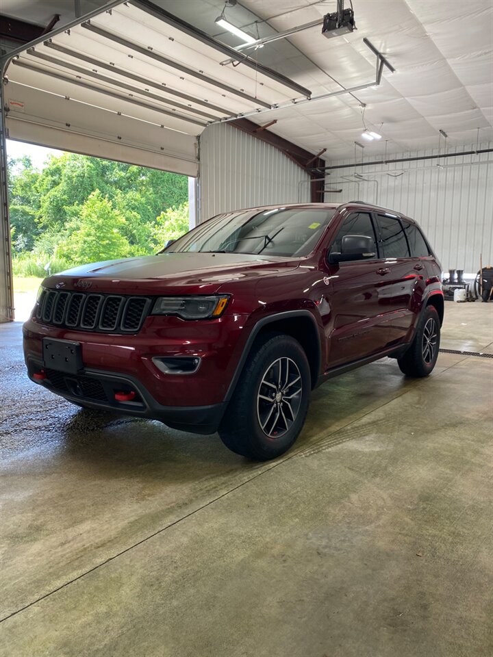 2017 Jeep Grand Cherokee Trailhawk - Photo 1 - Metropolis, IL 62960