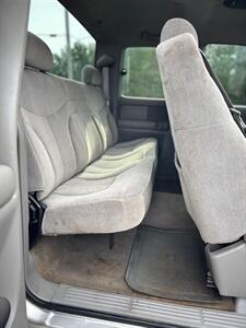 2000 GMC Sierra 1500 SL   - Photo 9 - Metropolis, IL 62960