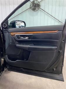 2017 Honda CR-V Touring   - Photo 21 - Metropolis, IL 62960