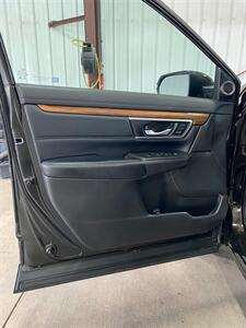 2017 Honda CR-V Touring   - Photo 19 - Metropolis, IL 62960