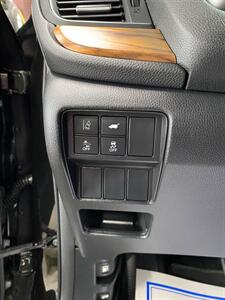 2017 Honda CR-V Touring   - Photo 16 - Metropolis, IL 62960