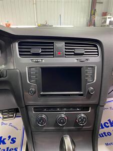 2017 Volkswagen Golf Alltrack TSI S 4Motion   - Photo 16 - Metropolis, IL 62960