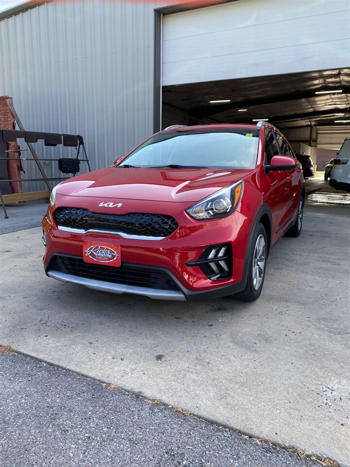 2022 Kia Niro LX   - Photo 1 - Metropolis, IL 62960