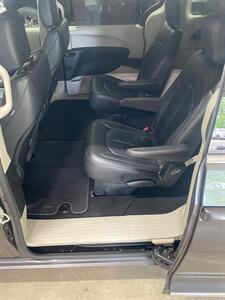 2018 Chrysler Pacifica Touring L   - Photo 17 - Metropolis, IL 62960