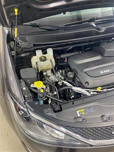 2018 Chrysler Pacifica Touring L   - Photo 25 - Metropolis, IL 62960