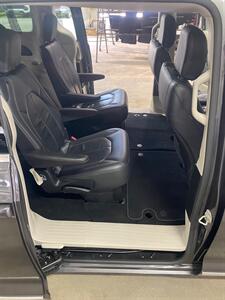 2018 Chrysler Pacifica Touring L   - Photo 16 - Metropolis, IL 62960