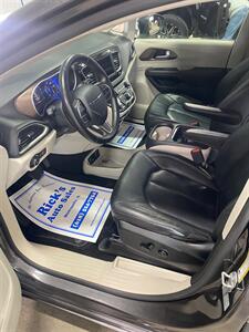 2018 Chrysler Pacifica Touring L   - Photo 14 - Metropolis, IL 62960