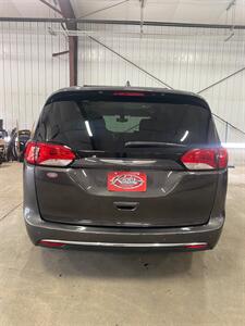 2018 Chrysler Pacifica Touring L   - Photo 7 - Metropolis, IL 62960