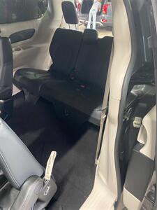 2018 Chrysler Pacifica Touring L   - Photo 19 - Metropolis, IL 62960