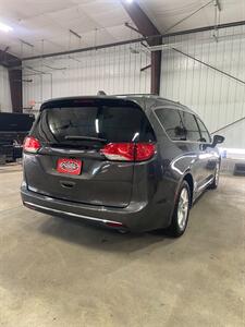 2018 Chrysler Pacifica Touring L   - Photo 6 - Metropolis, IL 62960