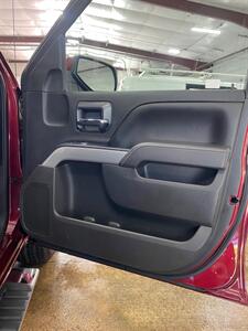 2017 Chevrolet Silverado 1500 LT - Photo 20 - Metropolis, IL 62960