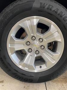 2017 Chevrolet Silverado 1500 LT - Photo 24 - Metropolis, IL 62960