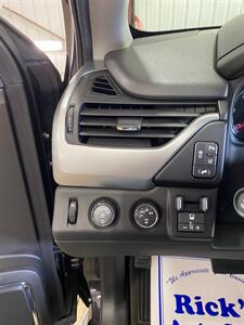 2015 Chevrolet Tahoe LTZ   - Photo 21 - Metropolis, IL 62960