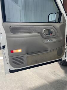 1996 Chevrolet C3500 Cheyenne   - Photo 21 - Metropolis, IL 62960