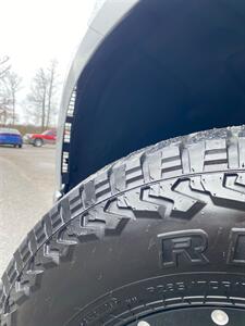 2020 Chevrolet Silverado 1500 LT   - Photo 24 - Metropolis, IL 62960