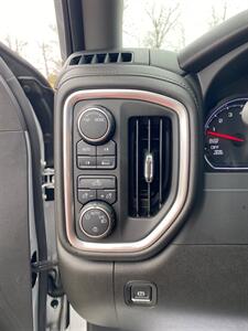 2020 Chevrolet Silverado 1500 LT   - Photo 14 - Metropolis, IL 62960