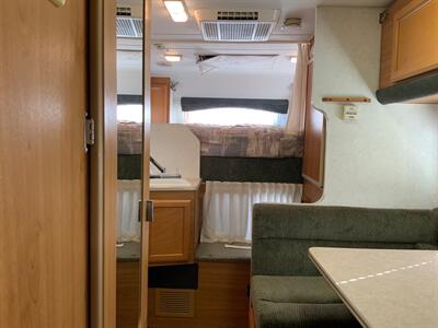 2004 LANCE LITE 835 CAMPER   - Photo 21 - Metropolis, IL 62960