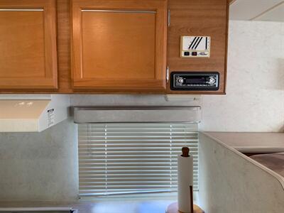 2004 LANCE LITE 835 CAMPER   - Photo 16 - Metropolis, IL 62960