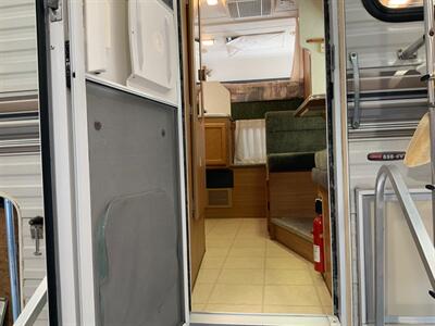 2004 LANCE LITE 835 CAMPER   - Photo 24 - Metropolis, IL 62960