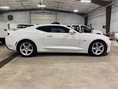 2016 Chevrolet Camaro LT   - Photo 4 - Metropolis, IL 62960