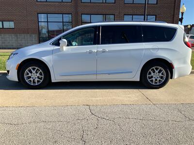 2020 Chrysler Pacifica Touring L   - Photo 6 - Metropolis, IL 62960