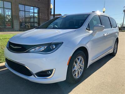 2020 Chrysler Pacifica Touring L   - Photo 1 - Metropolis, IL 62960