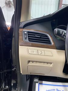 2016 Hyundai Sonata Limited - Photo 16 - Metropolis, IL 62960