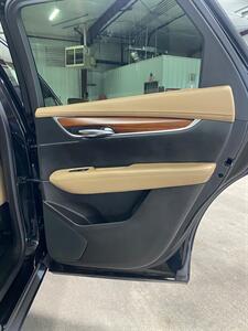 2018 Cadillac XT5 Platinum   - Photo 16 - Metropolis, IL 62960