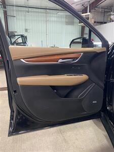 2018 Cadillac XT5 Platinum   - Photo 13 - Metropolis, IL 62960