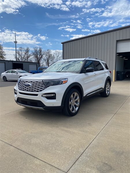 2020 Ford Explorer Platinum  