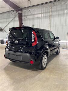 2014 Kia Soul Wagon   - Photo 8 - Metropolis, IL 62960