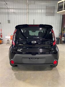 2014 Kia Soul Wagon   - Photo 6 - Metropolis, IL 62960